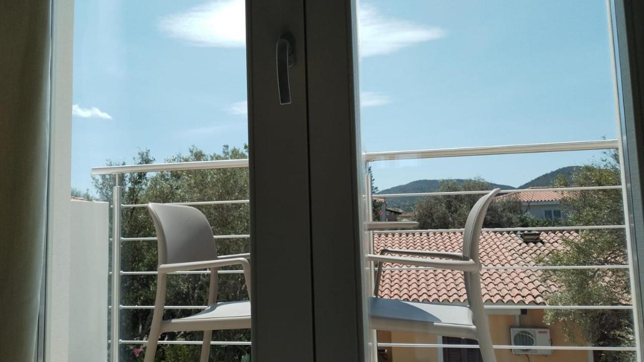 Villa Est San Teodoro  Luaran gambar