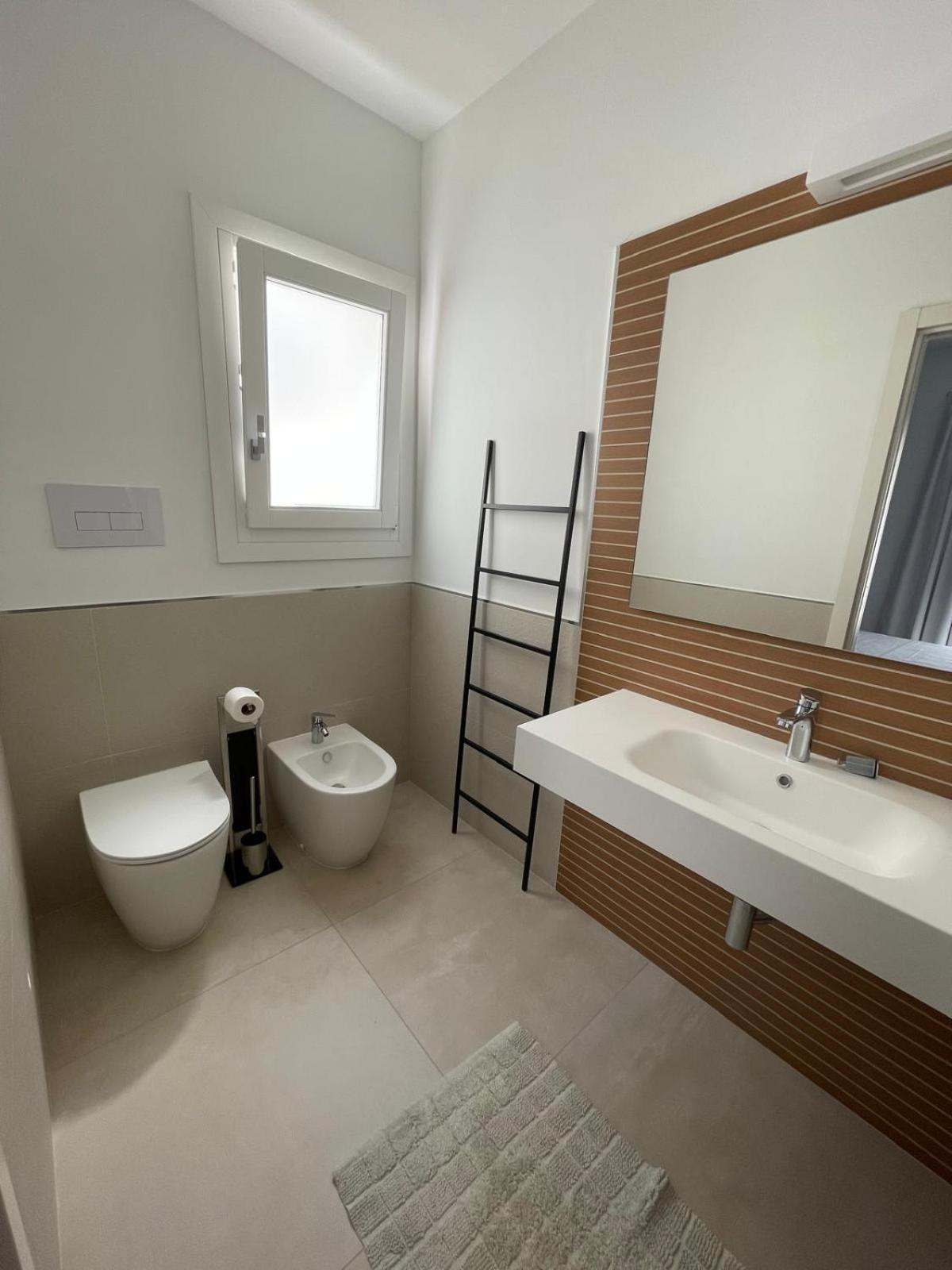 Villa Est San Teodoro  Luaran gambar